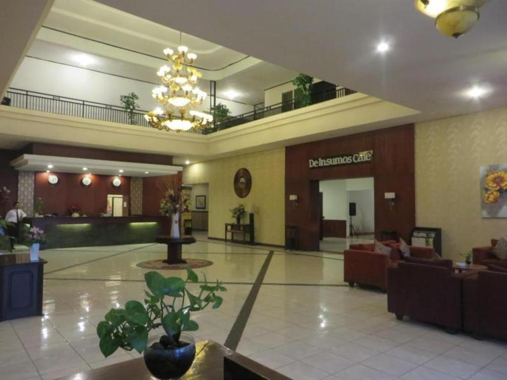 Insumo Palace Hotels & Resorts Kediri  Extérieur photo